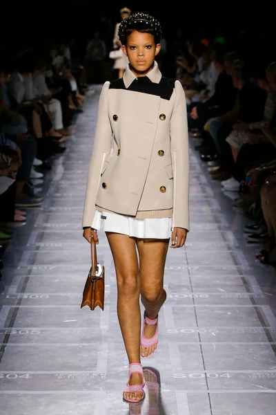 Look 23